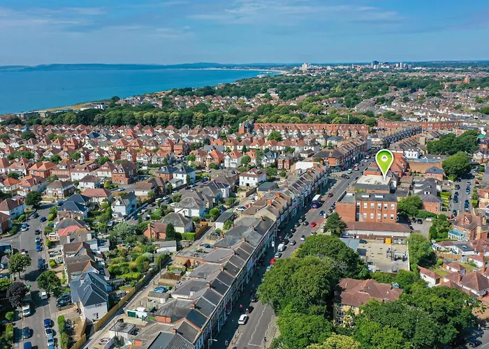 Stunning Bright Two Bedroom Apartment In Southbourne